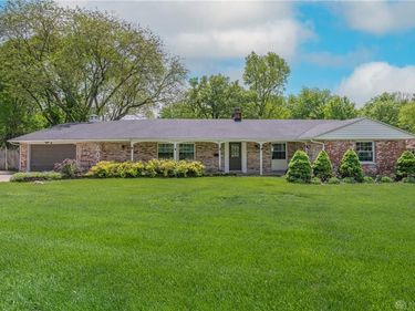 600 Laurelann Drive, Kettering, OH 45429