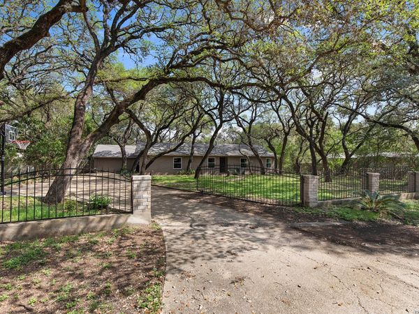 210 S MANTON LN, Castle Hills, TX 78213