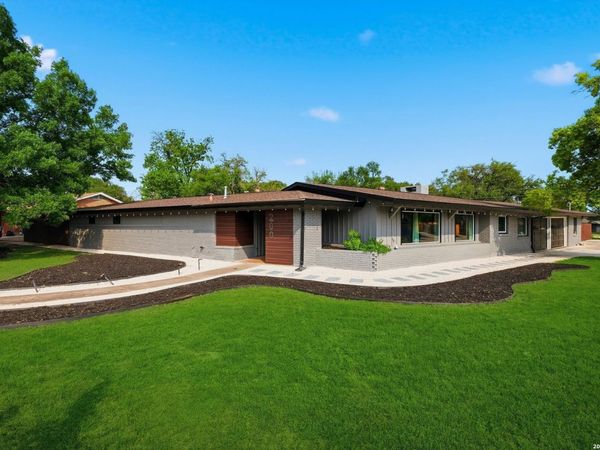 200 CAROLWOOD DR, Castle Hills, TX 78213