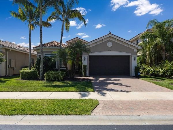 13736 Luna DR, NAPLES, FL 34109