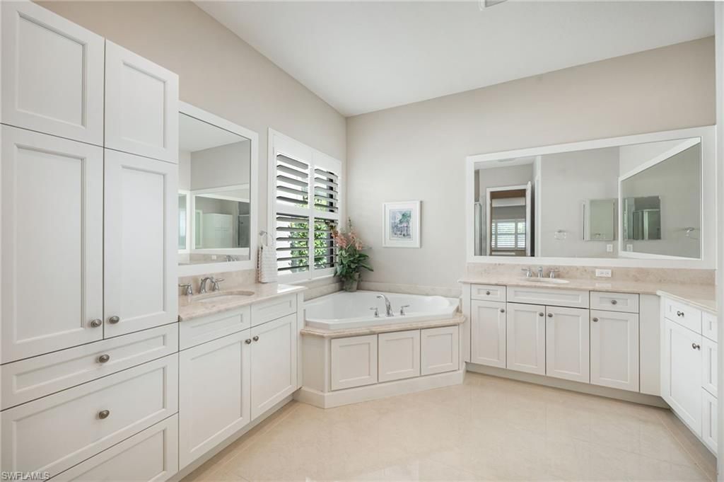13736 Luna Dr, Naples, FL 34109 Photo