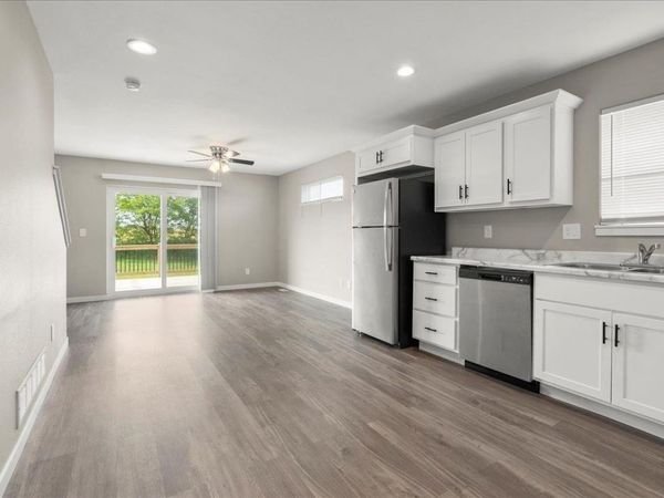4242 S Mourning Dove Drive, Waterloo, IA 50702