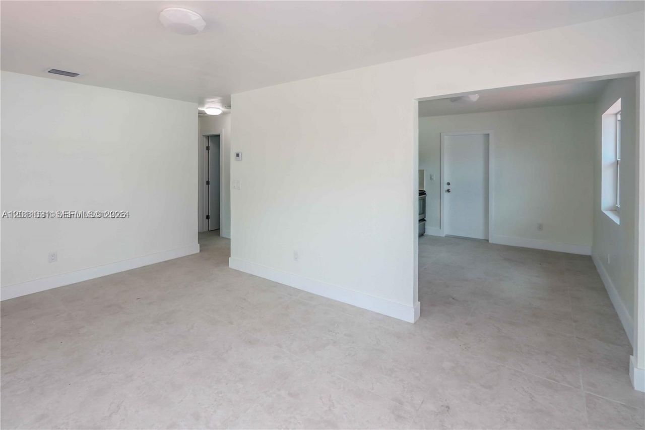 2943 SW 36th Ave , Unit A, Miami, FL 33133 Photo