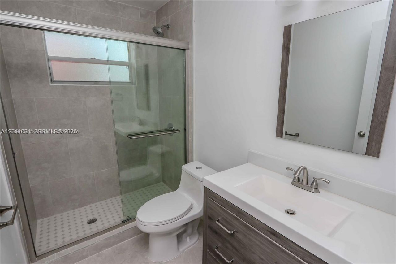 2943 SW 36th Ave , Unit A, Miami, FL 33133 Photo