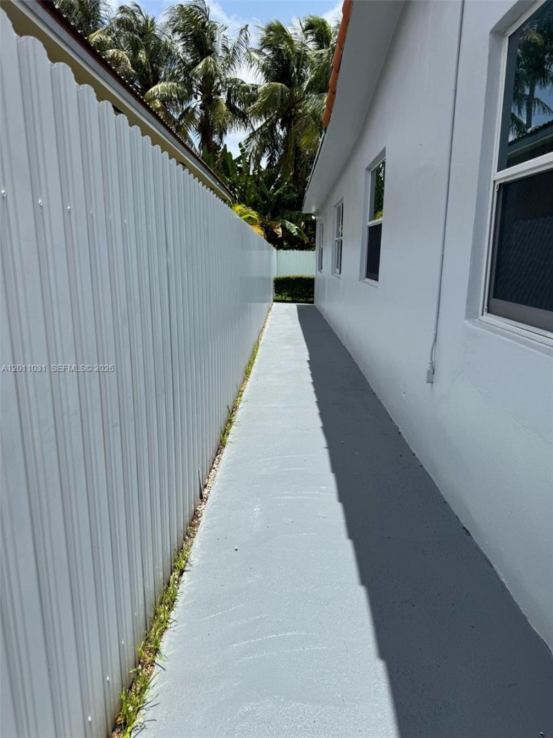 2943 SW 36th Ave , Unit A, Miami, FL 33133 Photo