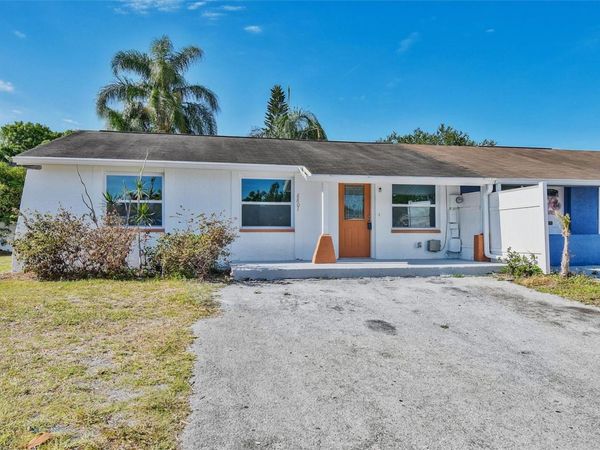 8801 THOUSAND OAKS COURT , TAMPA, FL 33634