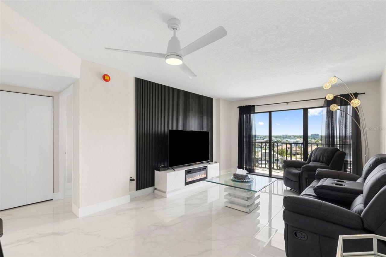 51 Island Way, Unit 608, Clearwater Beach, FL 33767 Photo
