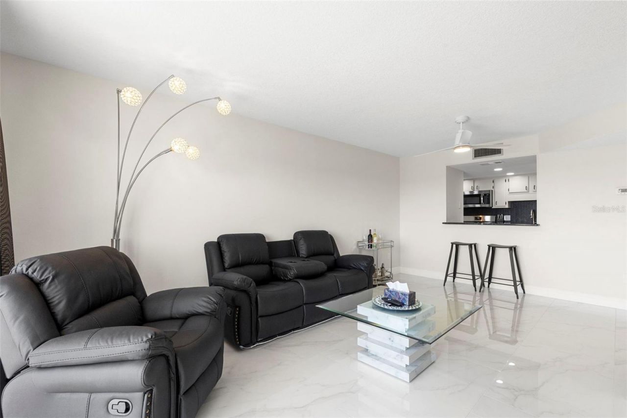 51 Island Way, Unit 608, Clearwater Beach, FL 33767 Photo