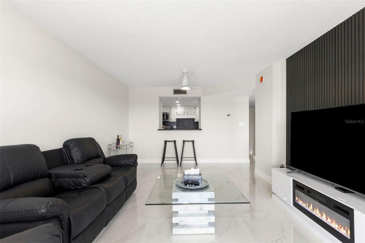 51 Island Way, Unit 608, Clearwater Beach, FL 33767 Photo
