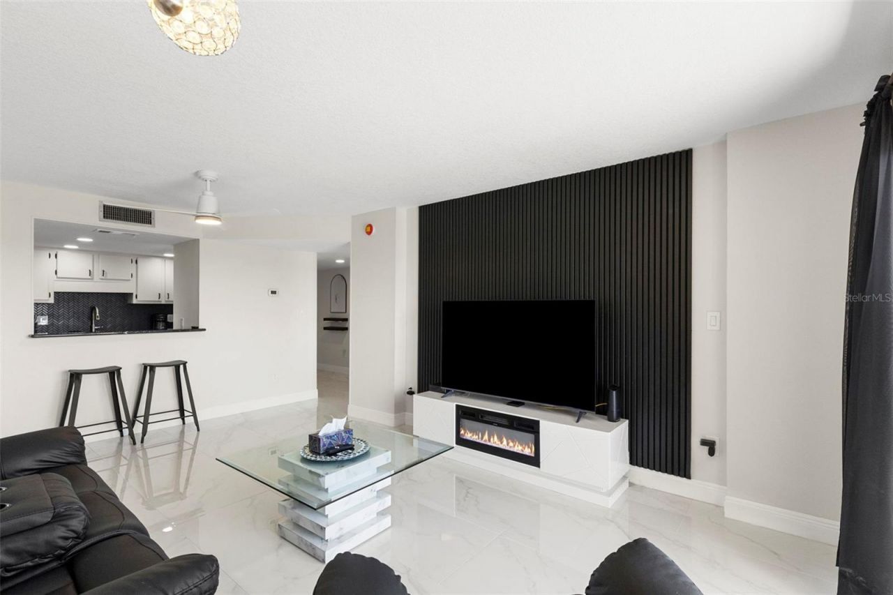 51 Island Way, Unit 608, Clearwater Beach, FL 33767 Photo