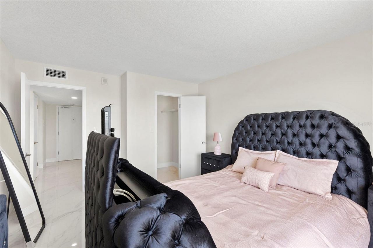 51 Island Way, Unit 608, Clearwater Beach, FL 33767 Photo