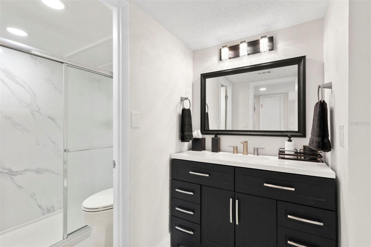 51 Island Way, Unit 608, Clearwater Beach, FL 33767 Photo
