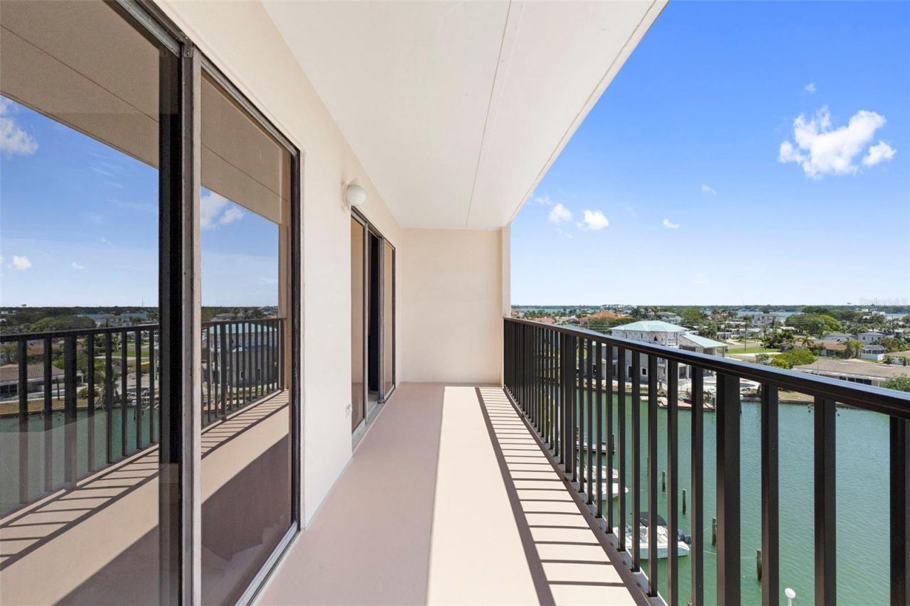 51 Island Way, Unit 608, Clearwater Beach, FL 33767 Photo