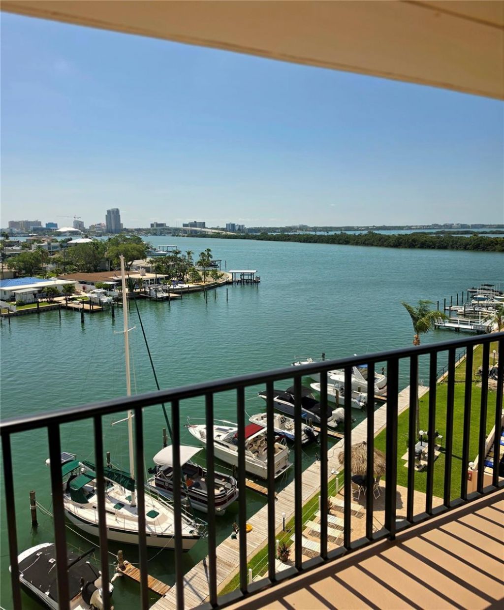 51 Island Way, Unit 608, Clearwater Beach, FL 33767 Photo