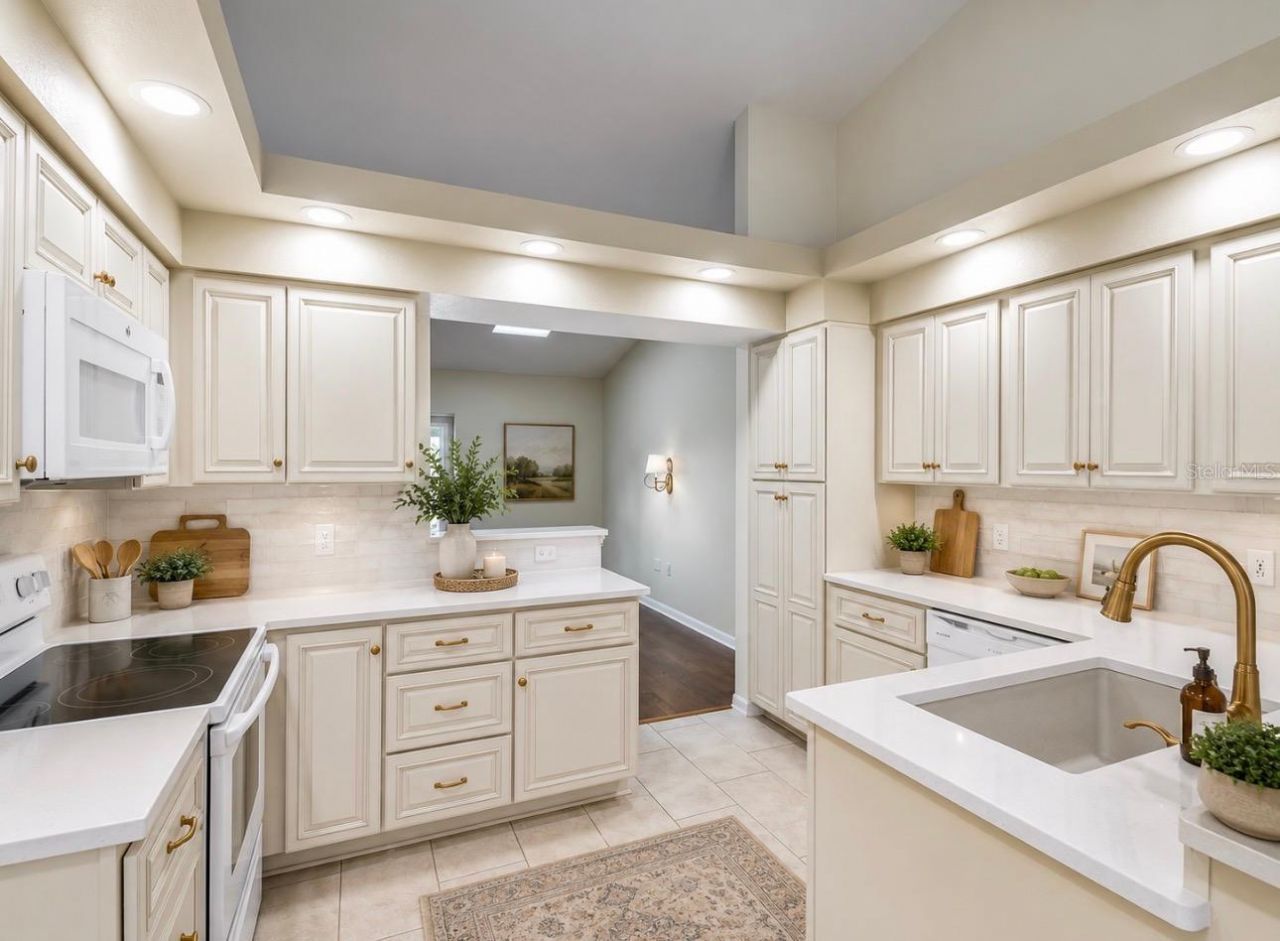 7021 Oregon Chickadee Road, Weeki Wachee, FL 34613 Photo