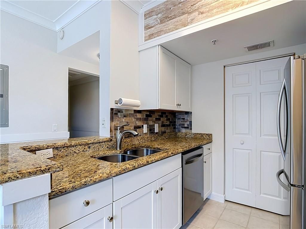 15625 Ocean Walk Cir, Unit 206, Fort Myers, FL 33908 Photo