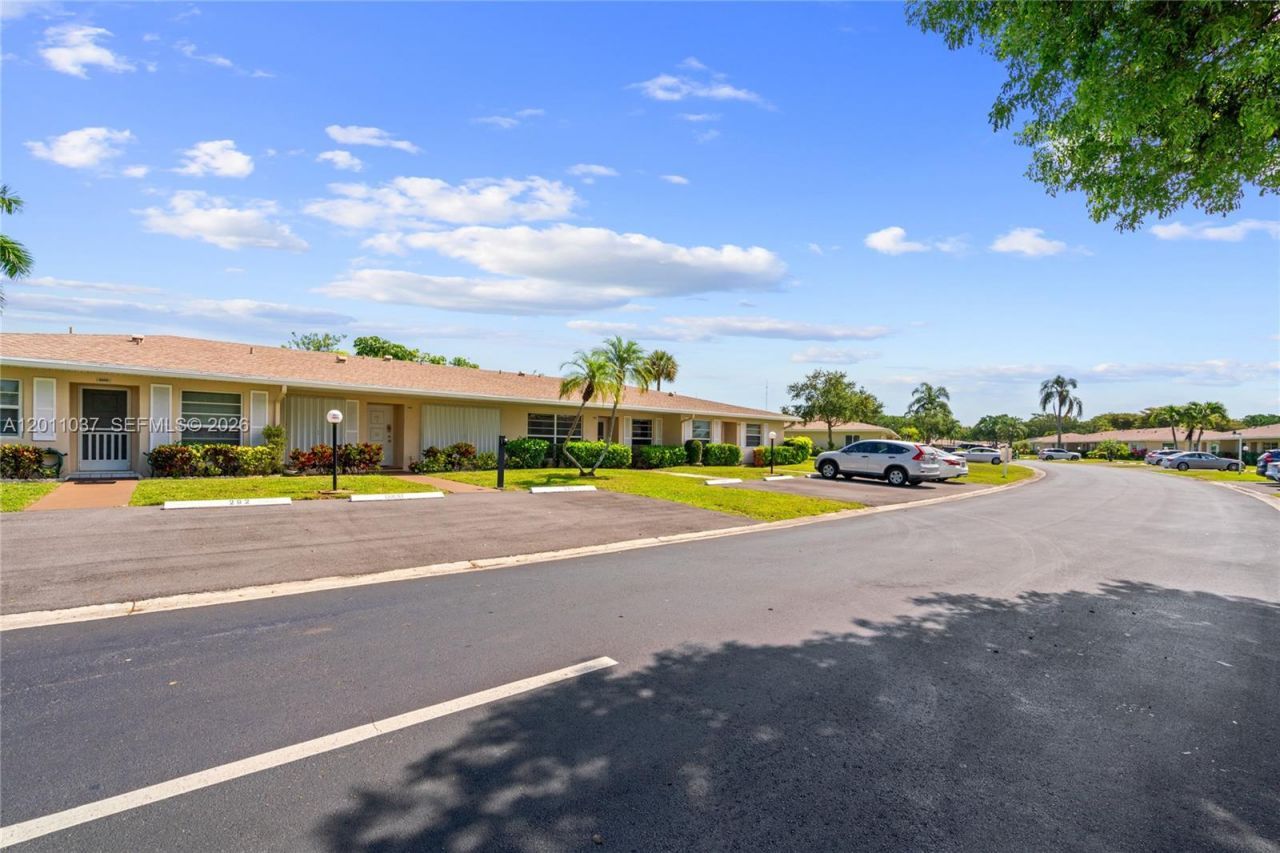 8887 Bella Vista Dr, Unit 8887, Boca Raton, FL 33433 Photo