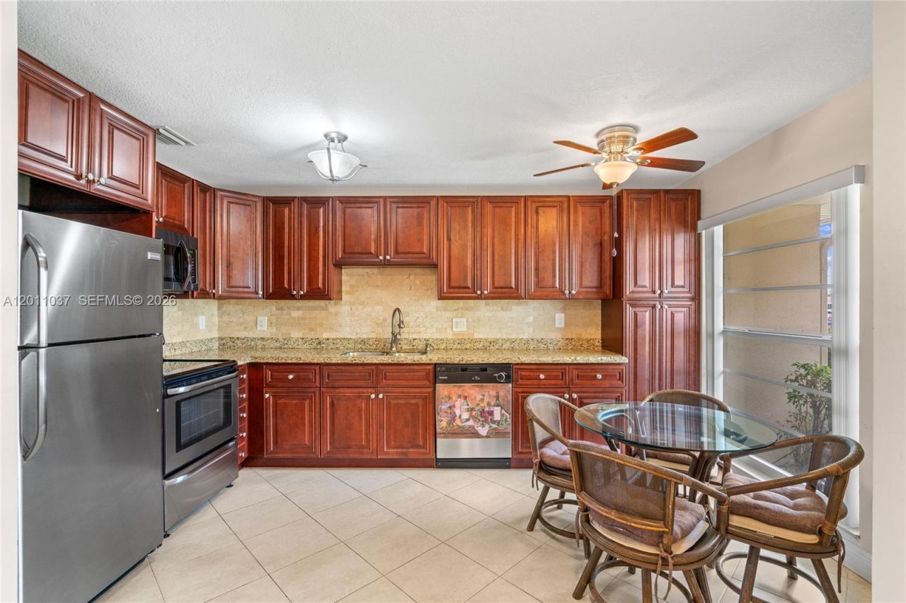 8887 Bella Vista Dr, Unit 8887, Boca Raton, FL 33433 Photo