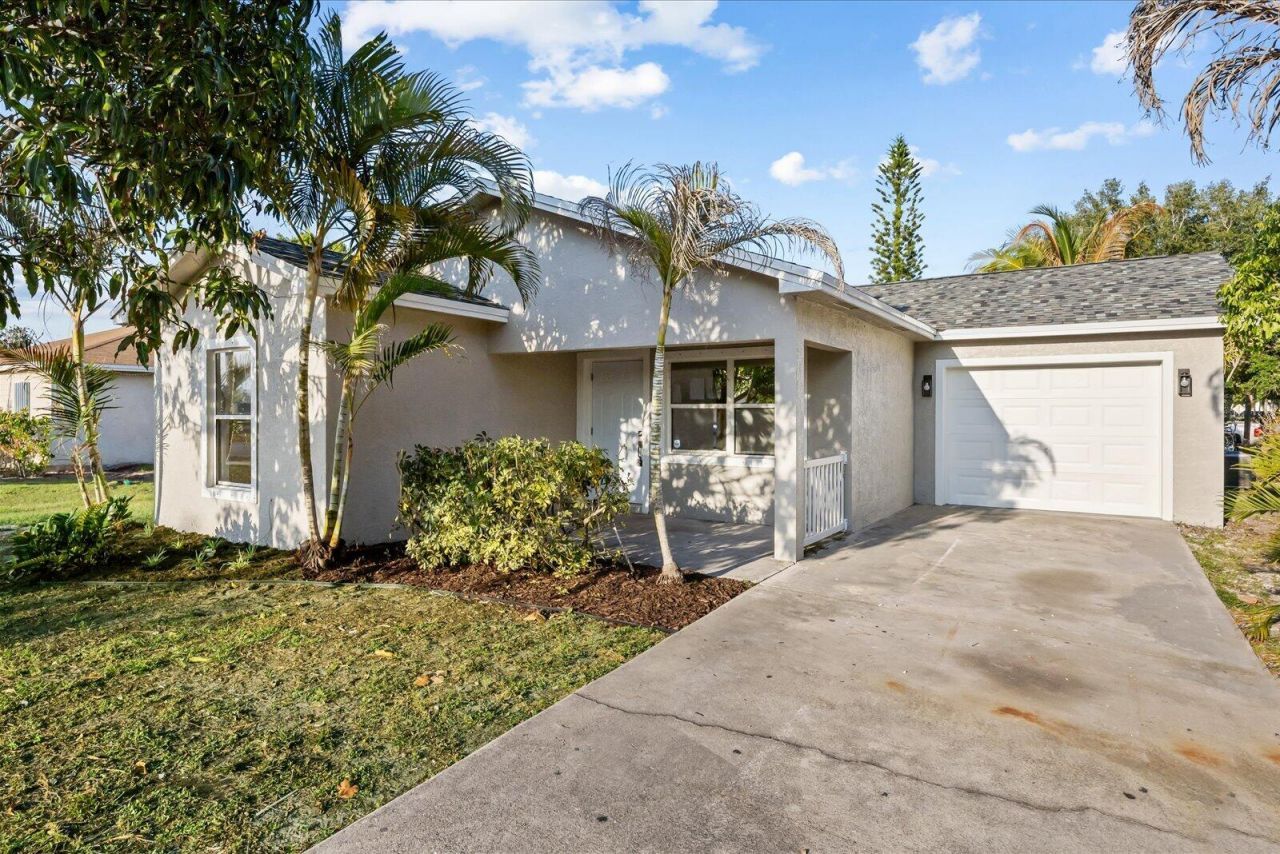 945 SE Forrest Park Drive, Stuart, FL 34994 Photo