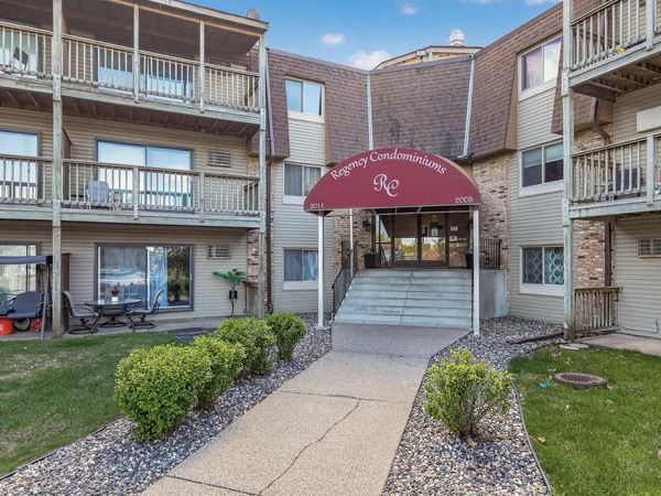 2011 E 122nd Street, Unit D1, Burnsville, MN 55337