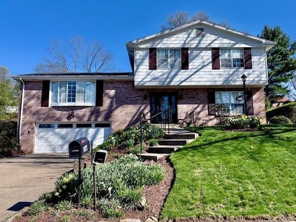 164 PENHURST, Pgh, PA 15235