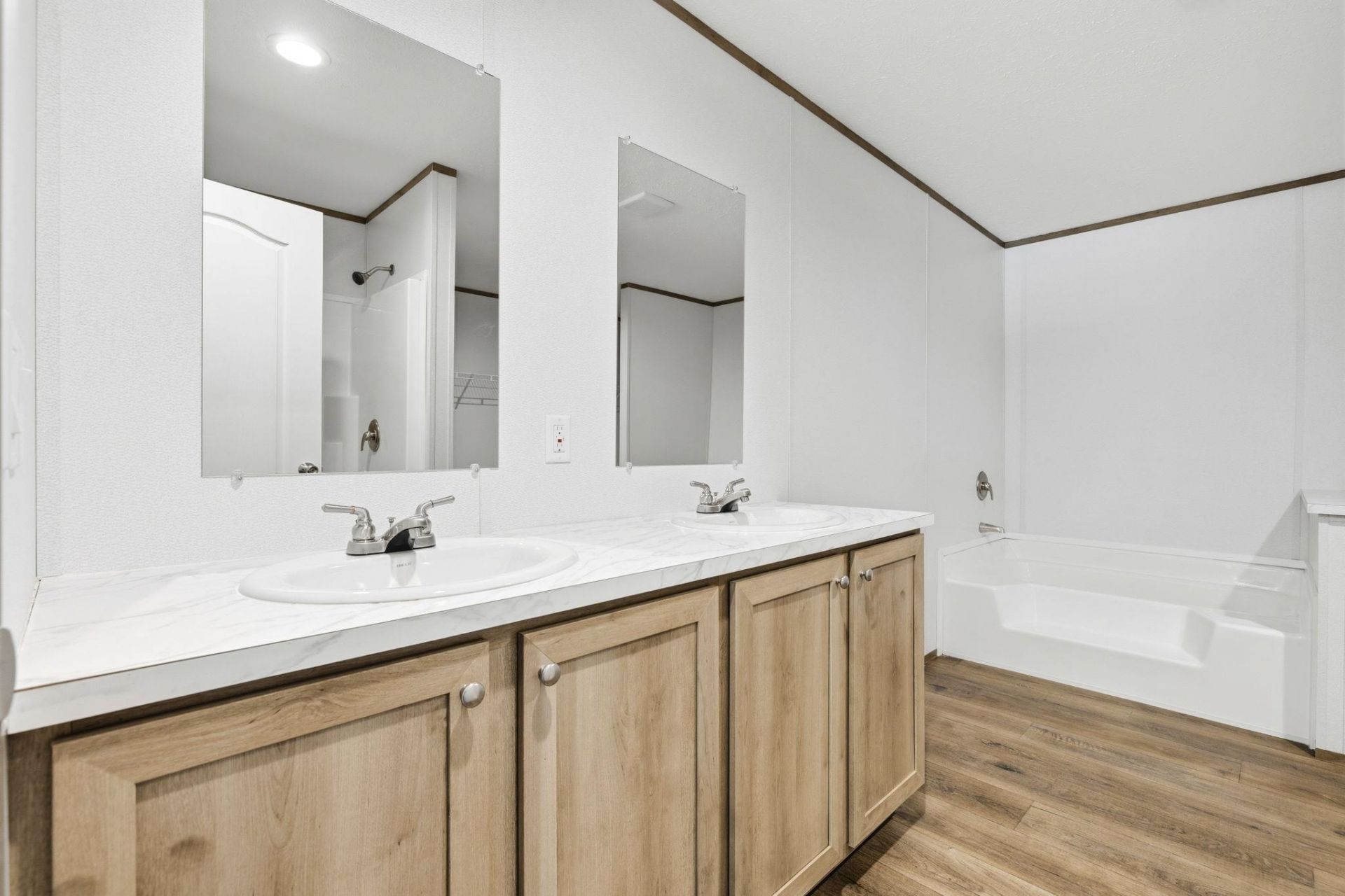 7031 Norton Rd. Photo 6
