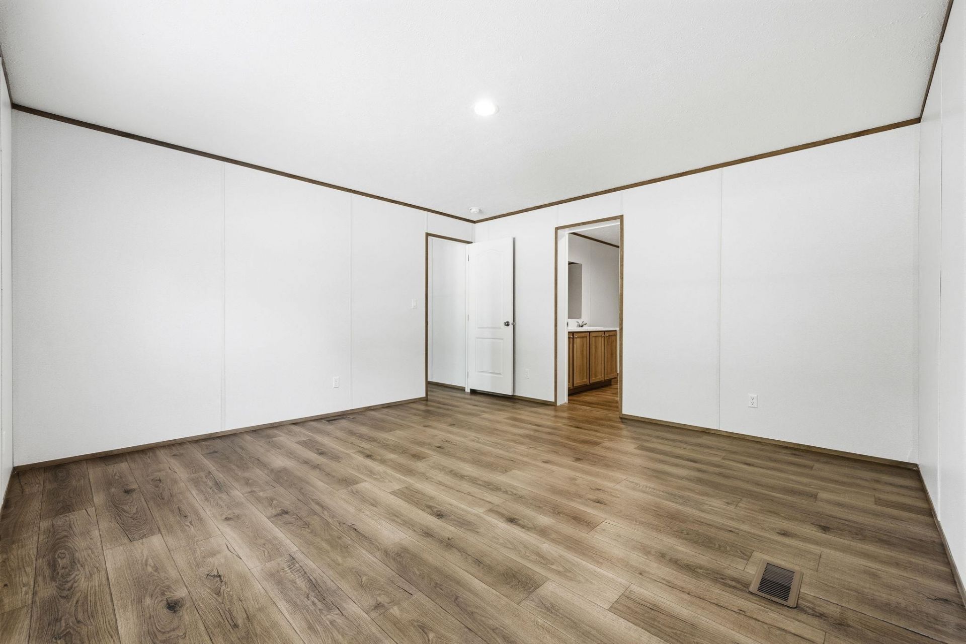 7031 Norton Rd. Photo 9