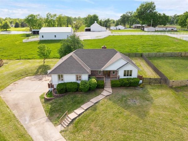 1008 Remington Court, Lee's Summit, MO 64086
