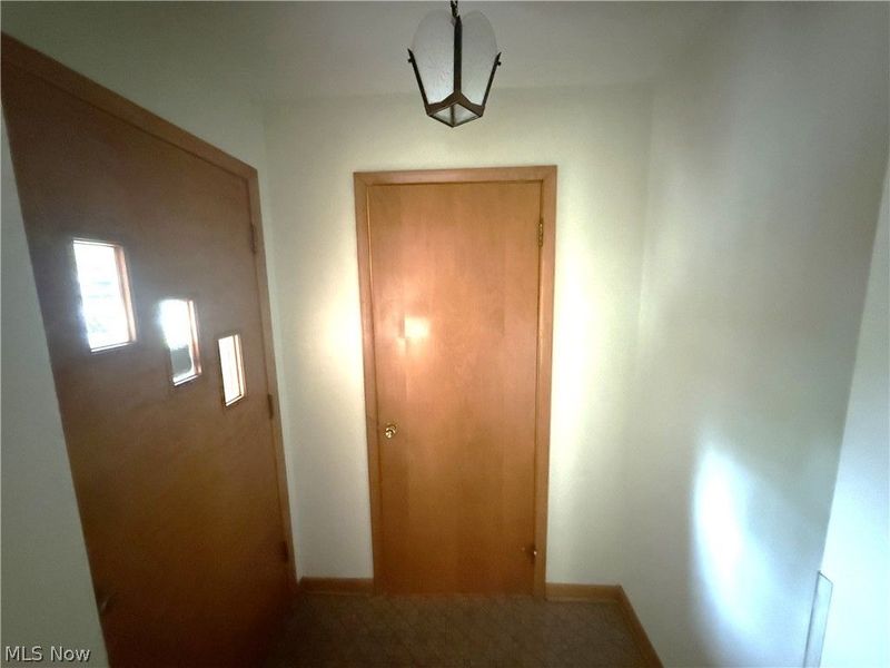 1952 Dodge Drive NW, Warren, OH 44485 Photo 2