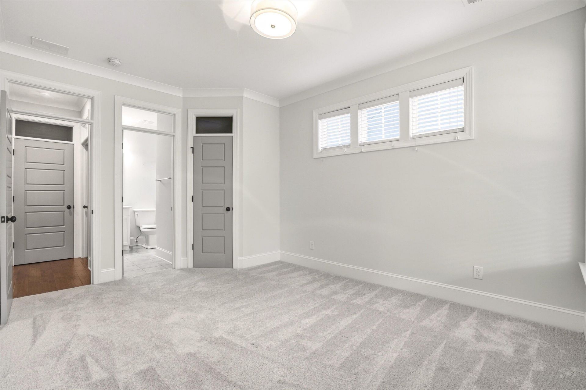 4019 Cascades Thrust Photo 16