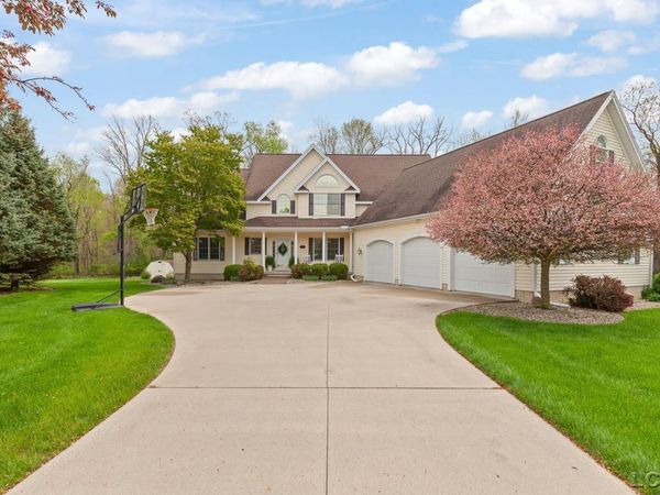3754 Timberhill , Adrian, MI 49221