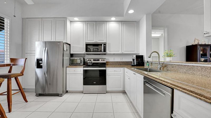 1 Harbour Isle Drive E, Unit Ph2, Fort Pierce, FL 34949 Photo