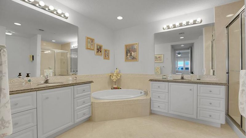 1 Harbour Isle Drive E, Unit Ph2, Fort Pierce, FL 34949 Photo