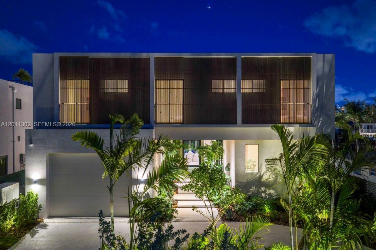 2006 NE 124th St, North Miami, FL 33181 Photo