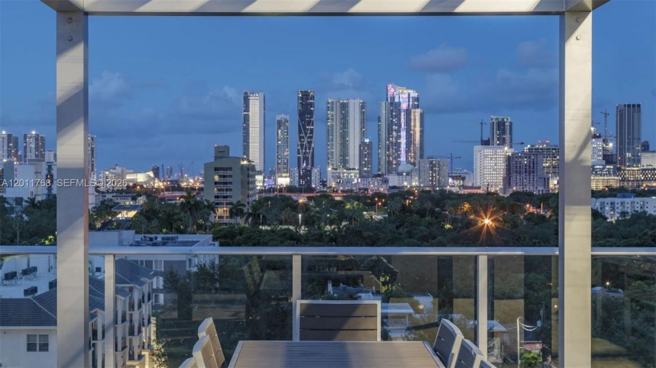 1170 NW 11th St , Unit A-405, Miami, FL 33136 Photo