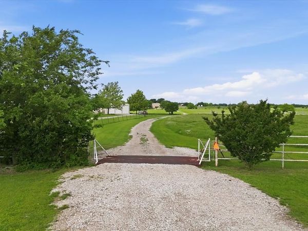 3289 Mitchell Road, Krum, TX 76249