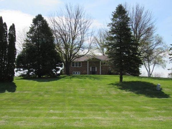19906 Military Road , Monticello, IA 52310