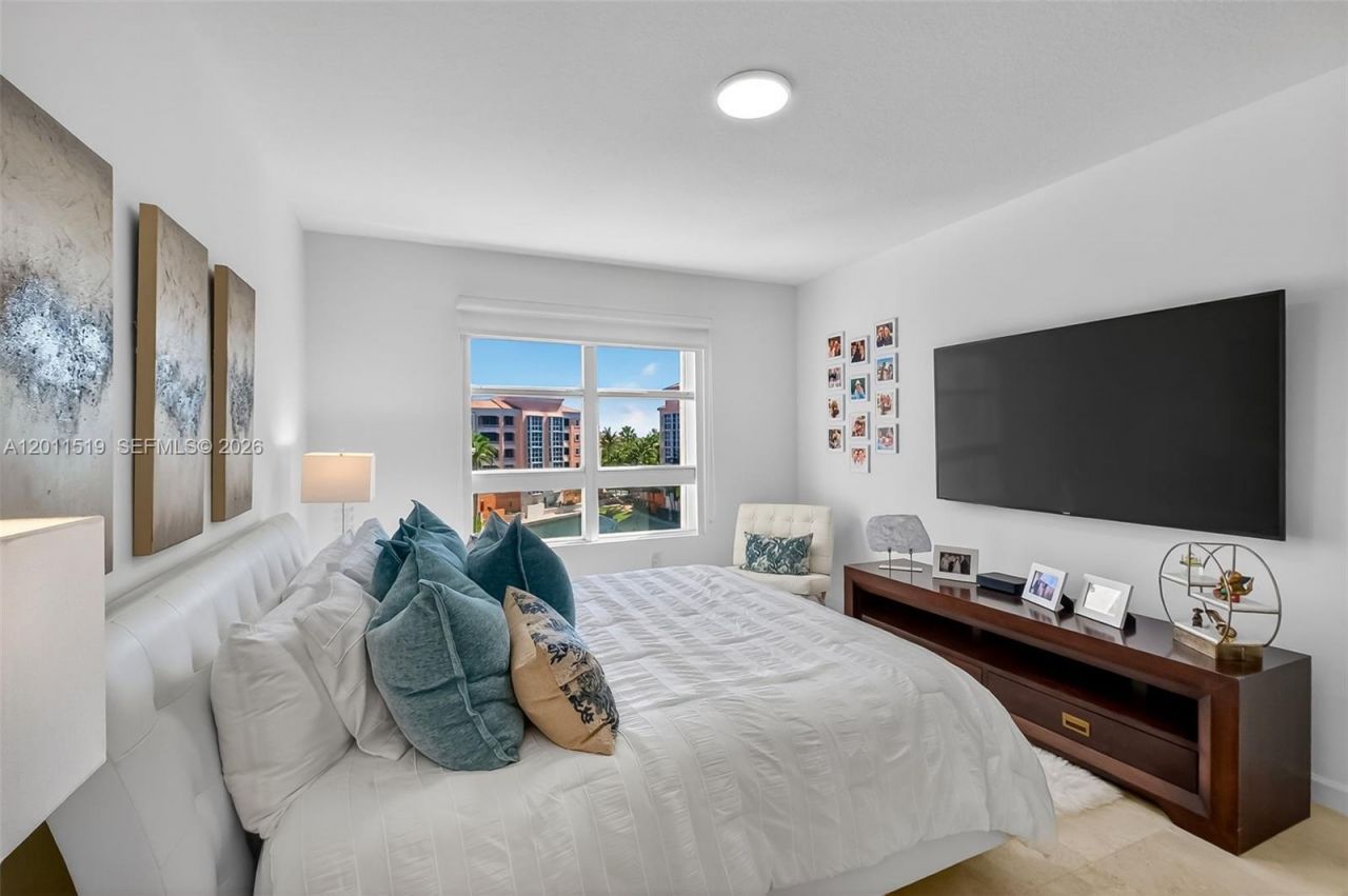 705 Crandon Blvd , Unit 506, Key Biscayne, FL 33149 Photo