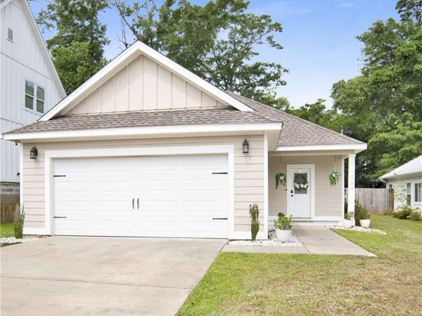1066 Pinemont Drive, Mobile, AL 36609