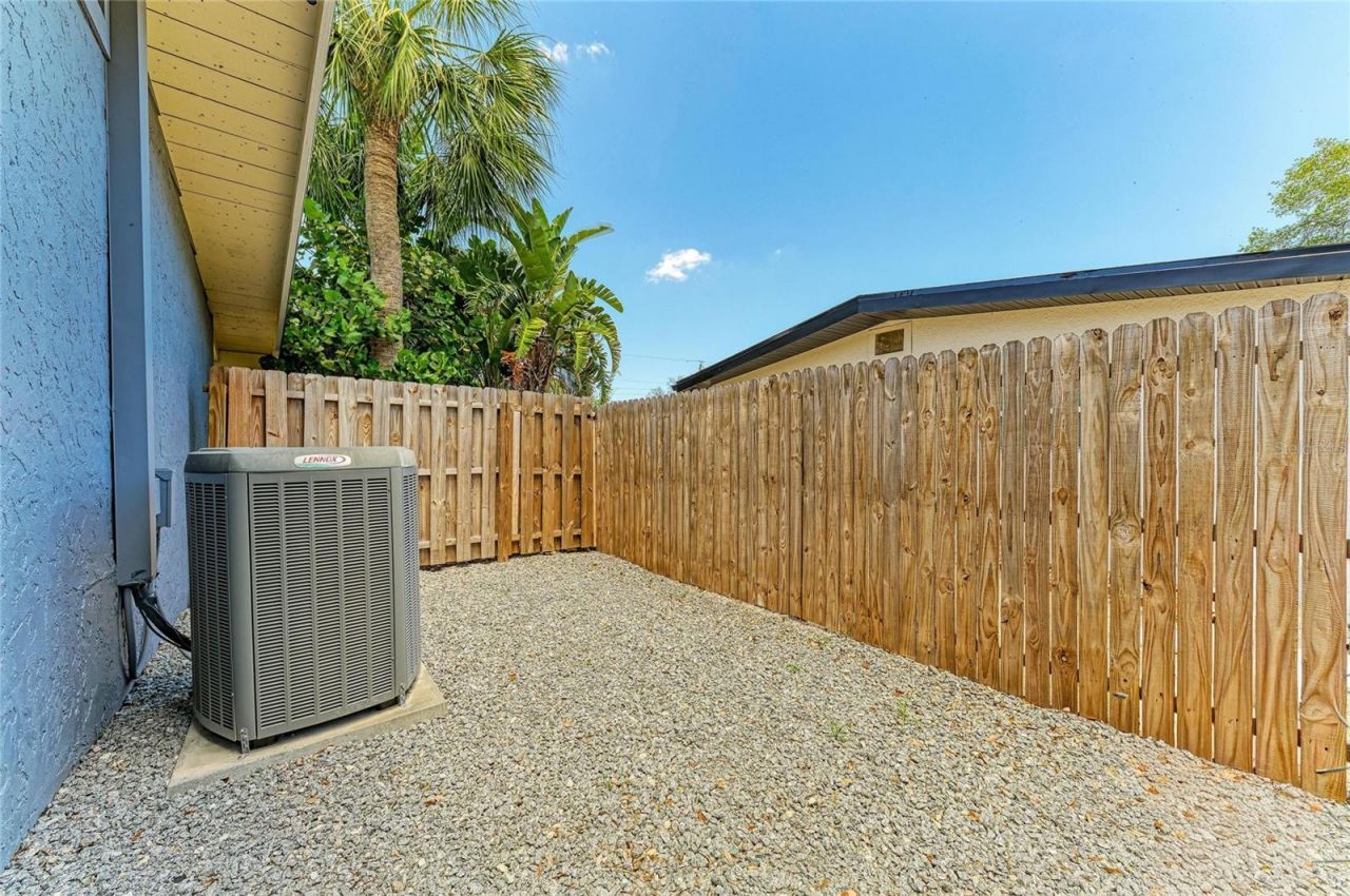 2616 Wood Street, Sarasota, FL 34237 Photo