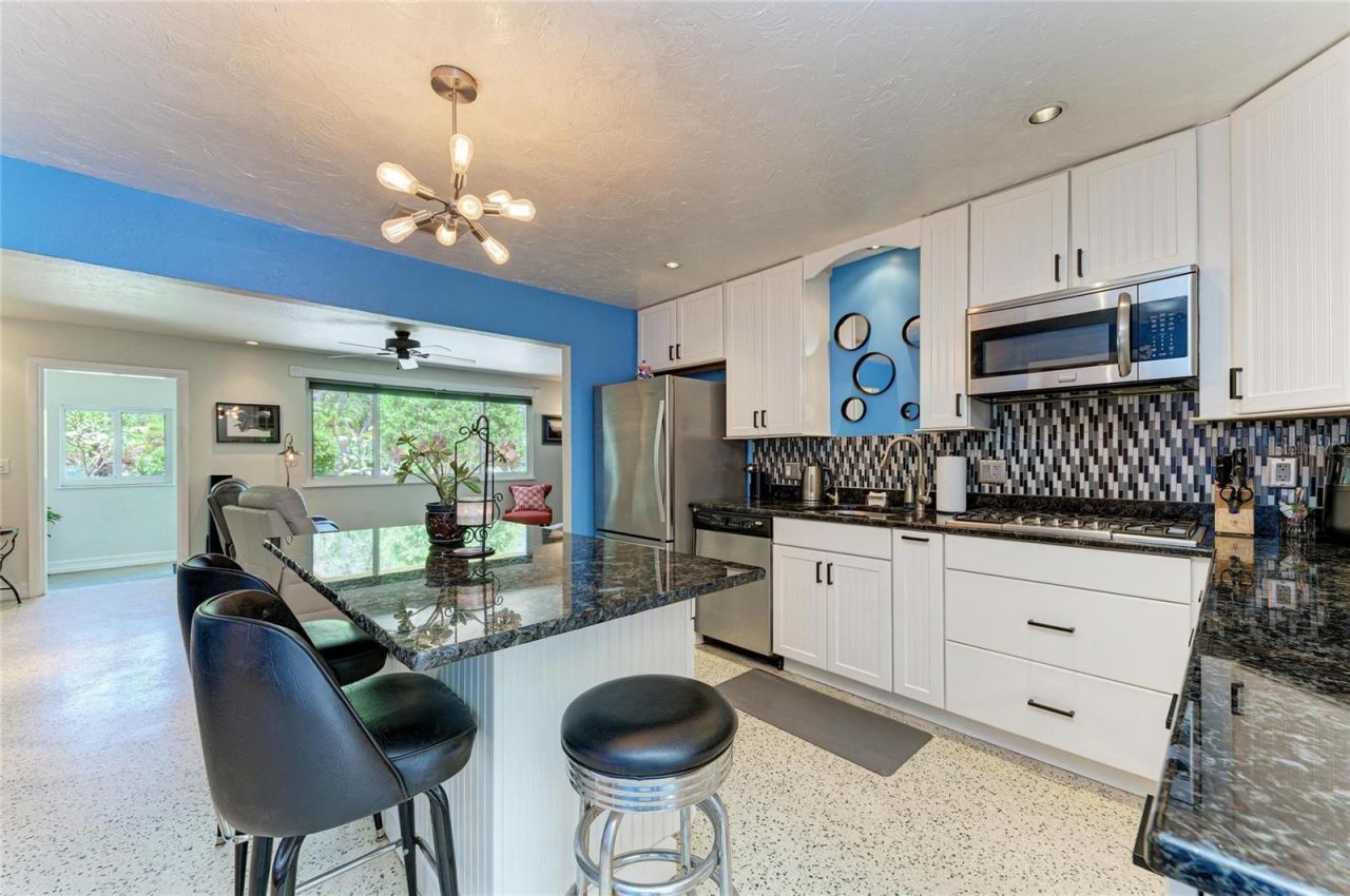 2616 Wood Street, Sarasota, FL 34237 Photo