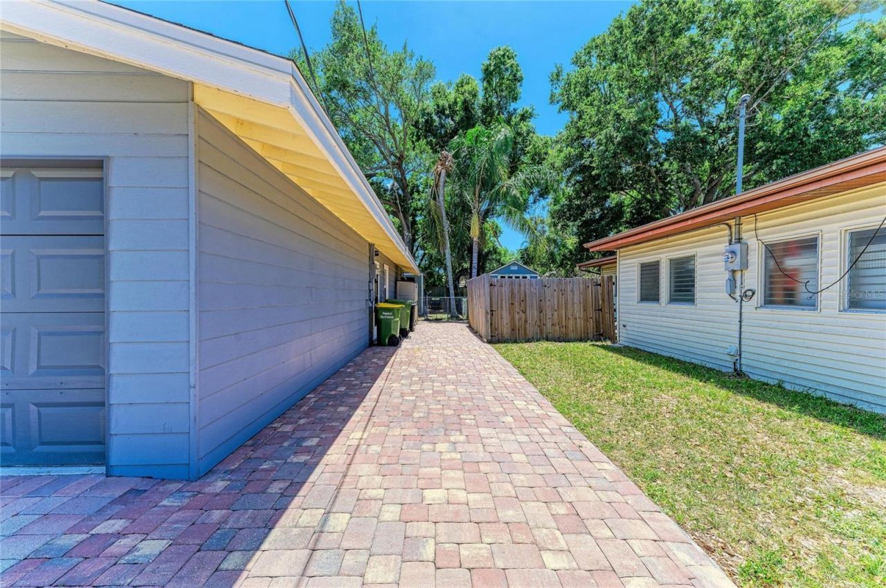 2616 Wood Street, Sarasota, FL 34237 Photo