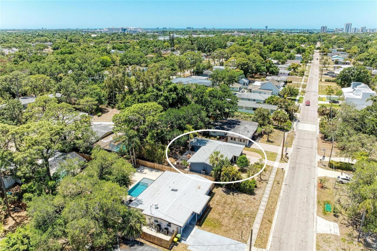 2616 Wood Street, Sarasota, FL 34237 Photo