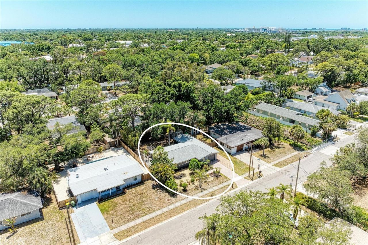 2616 Wood Street, Sarasota, FL 34237 Photo