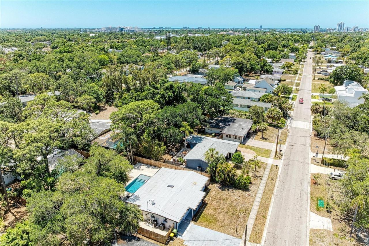2616 Wood Street, Sarasota, FL 34237 Photo