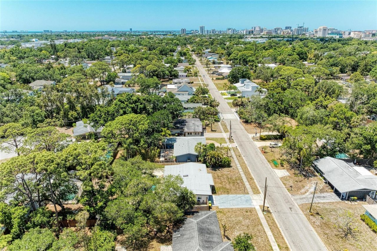 2616 Wood Street, Sarasota, FL 34237 Photo