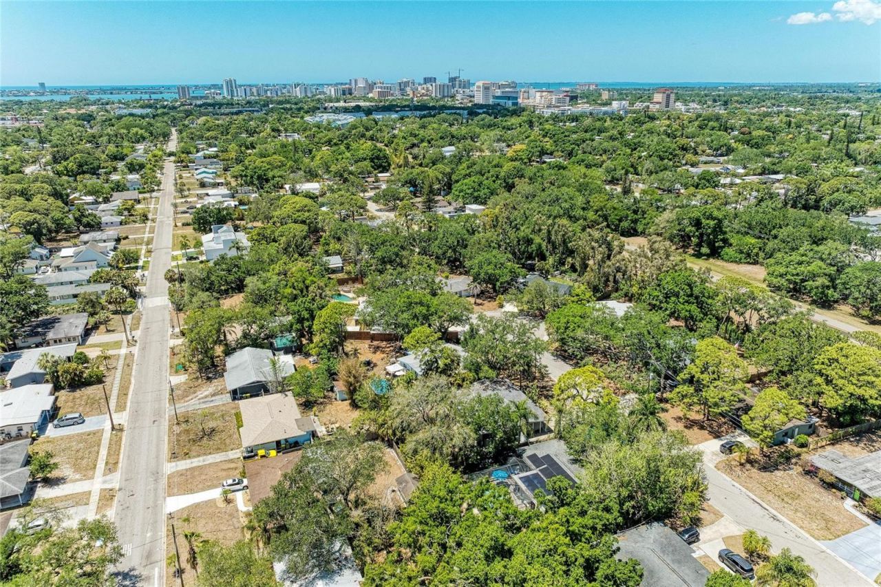2616 Wood Street, Sarasota, FL 34237 Photo