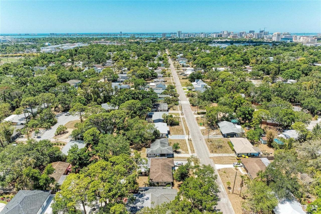 2616 Wood Street, Sarasota, FL 34237 Photo