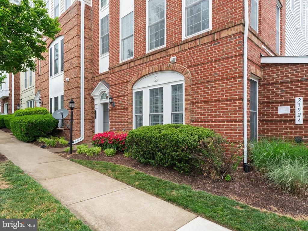 2392 Brookmoor Lane, Woodbridge, VA 22191 Main Photo