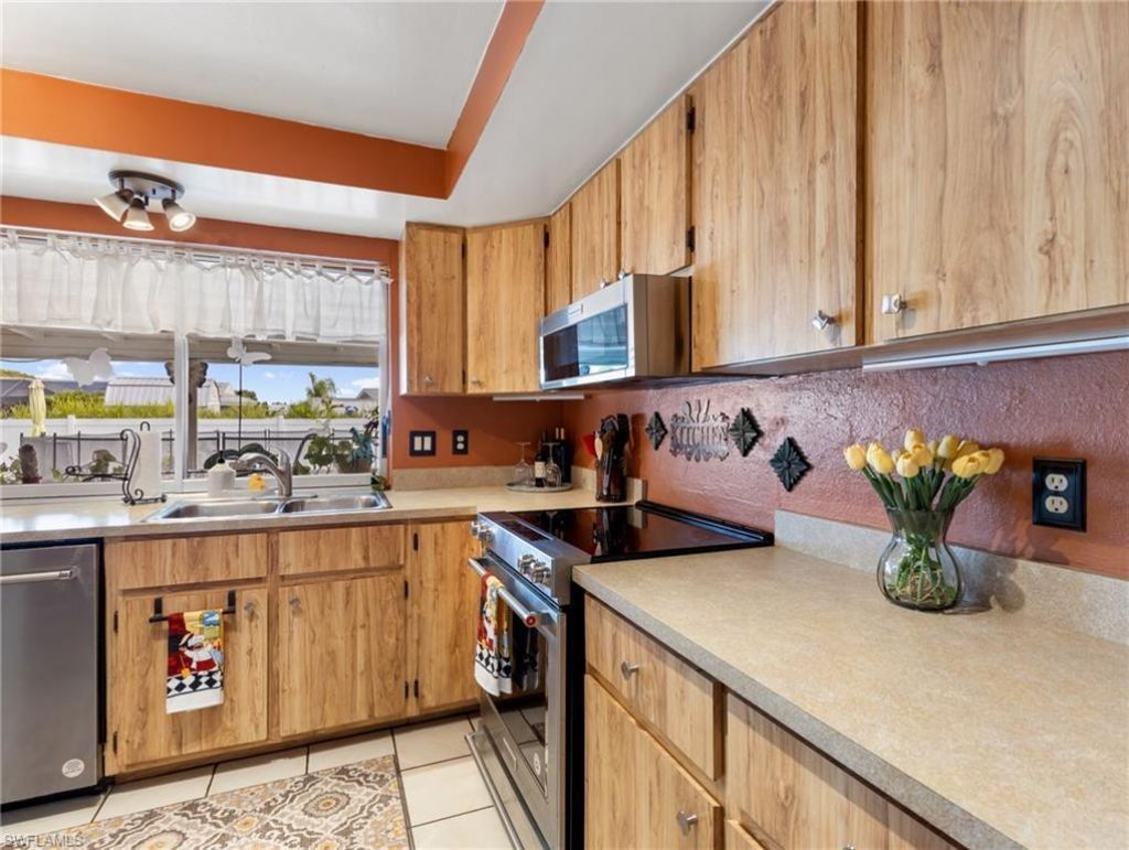 1685 N Hermitage Rd, Fort Myers, FL 33919 Photo